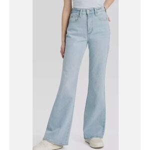 NWT Universal Thread High Rise Flare Jeans 6 Short Boho Light Wash Denim Stretch